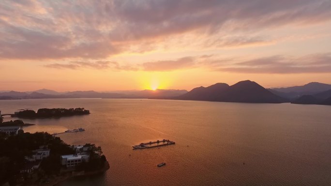 黄山太平湖日落