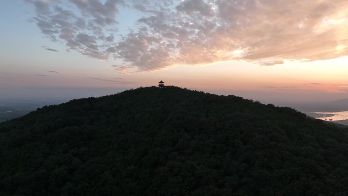 航拍襄阳鹿门山国家森林公园鹿门寺风景区