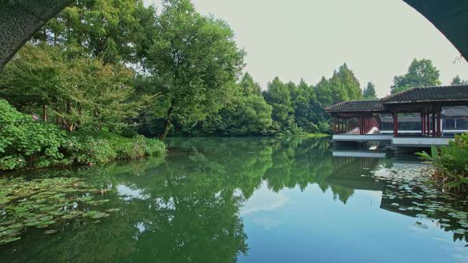 多镜航拍 杭州西湖景区浴鹄湾 霁虹桥