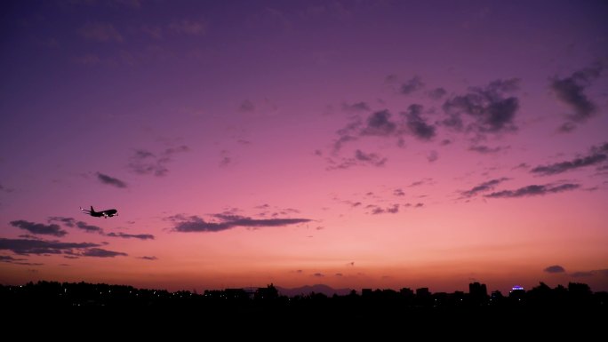 夜幕下降落 夕阳飞机 飞行