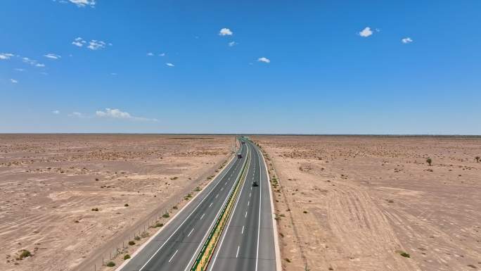 沙漠公路开车