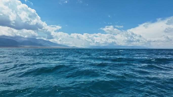 航拍赛里木湖湛蓝色湖水