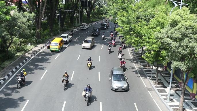 印尼泗水马路上车流镜头