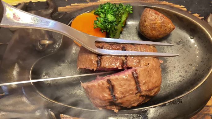 日本汉堡牛排铁板烧肉丸子厨师