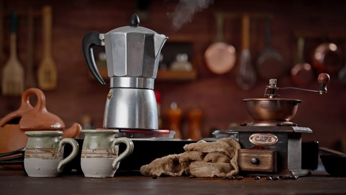 在间歇式咖啡壶中煮咖啡的过程。