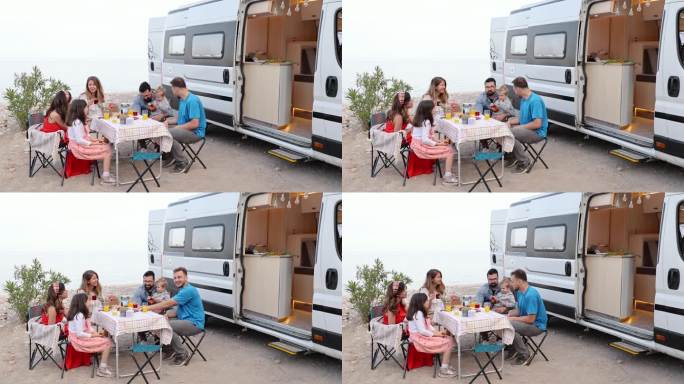 家人和朋友正在土耳其安塔利亚海滩附近的露营车上旅行