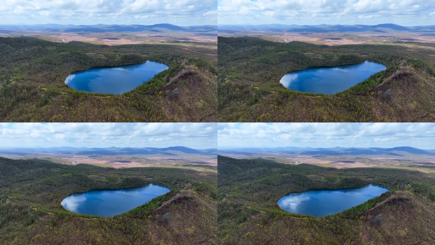 航拍阿尔山驼峰岭天池