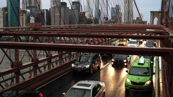 纽约曼哈顿天际线黄昏布鲁克林大桥交通T/L视图