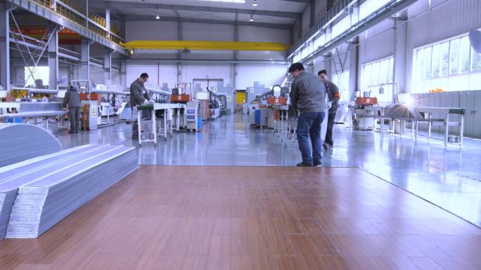工厂车间 工业生产 数控机床 零件制造