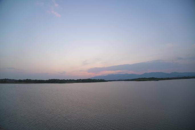 原创8k延时拍摄晚霞夕阳云彩天空湖面素材