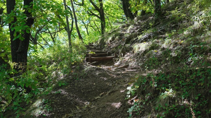 4k通往山顶的路登山爬山向往希望