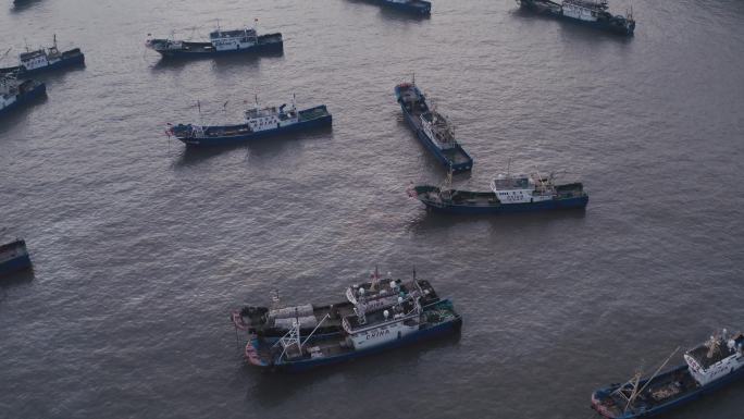 浙江台州海面上成群的渔船航拍