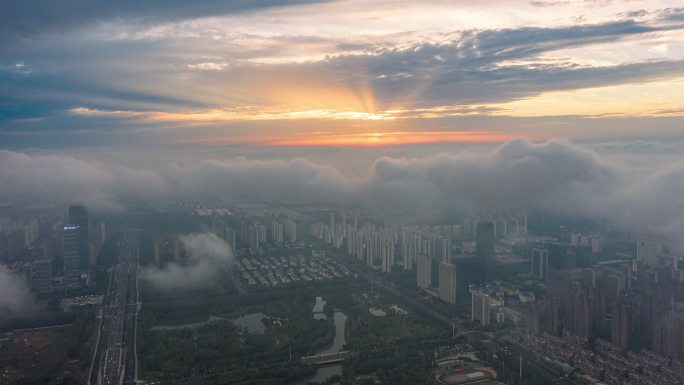 【4K】城市雨后耶稣光夕阳