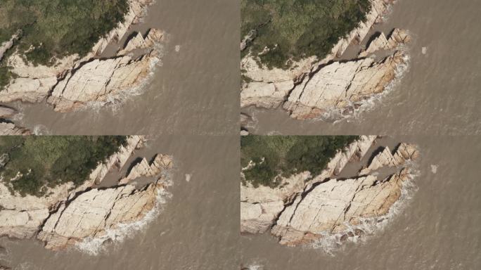 中国浙江台州海岸边的岩石