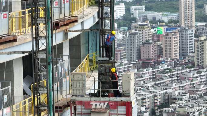 建筑工地施工电梯安装