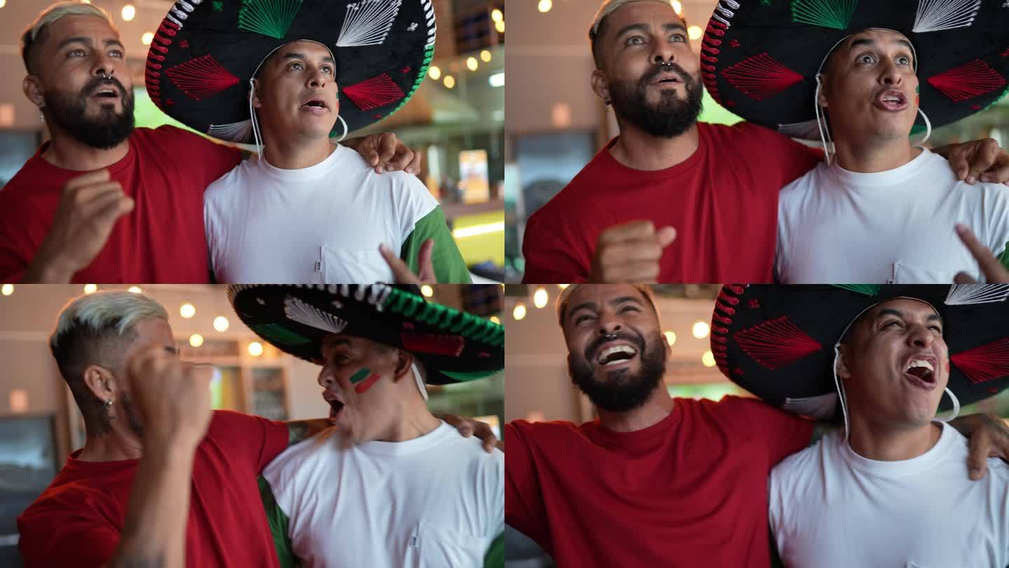 墨西哥男球迷微笑着观看足球比赛