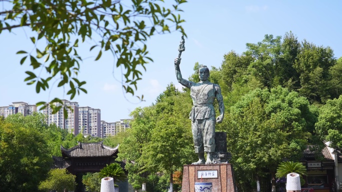 景德镇古窑民俗博览区宾童神窑塑像