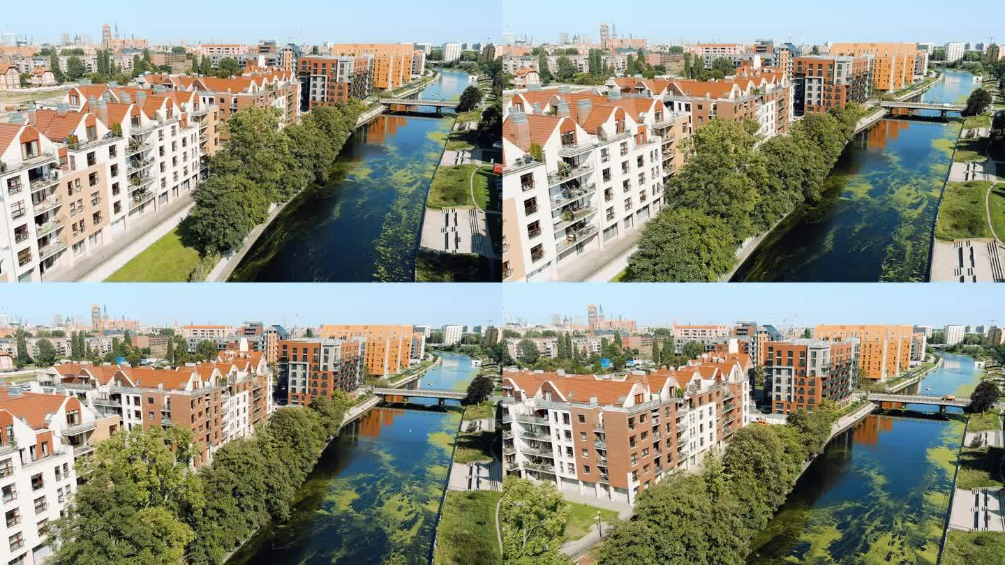 波兰格但斯克运河上新的彩色公寓建筑群