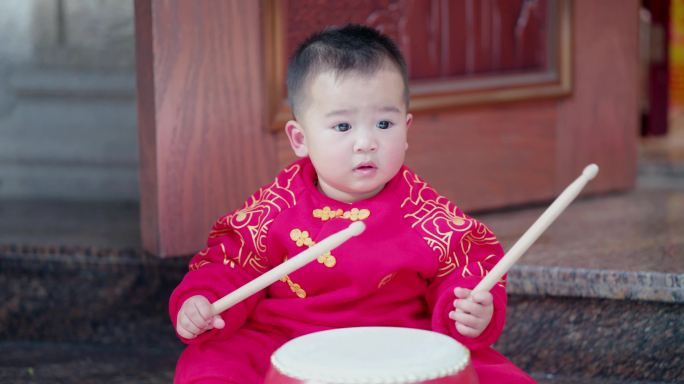 贺岁 拜年 春节 打鼓 婴儿 可爱