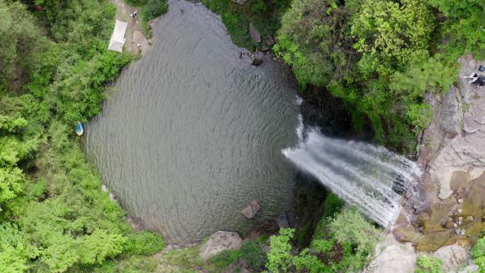 贵阳高坡摆弓岩瀑布前段航拍4K