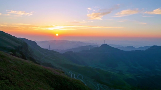 贵州韭菜坪日出高山草原日出风光风景延时