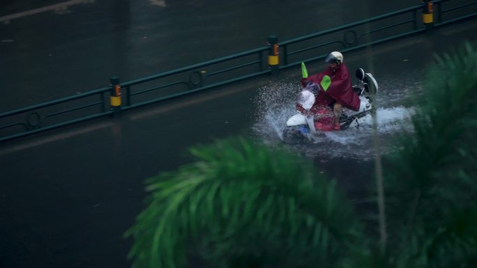 涉水骑行