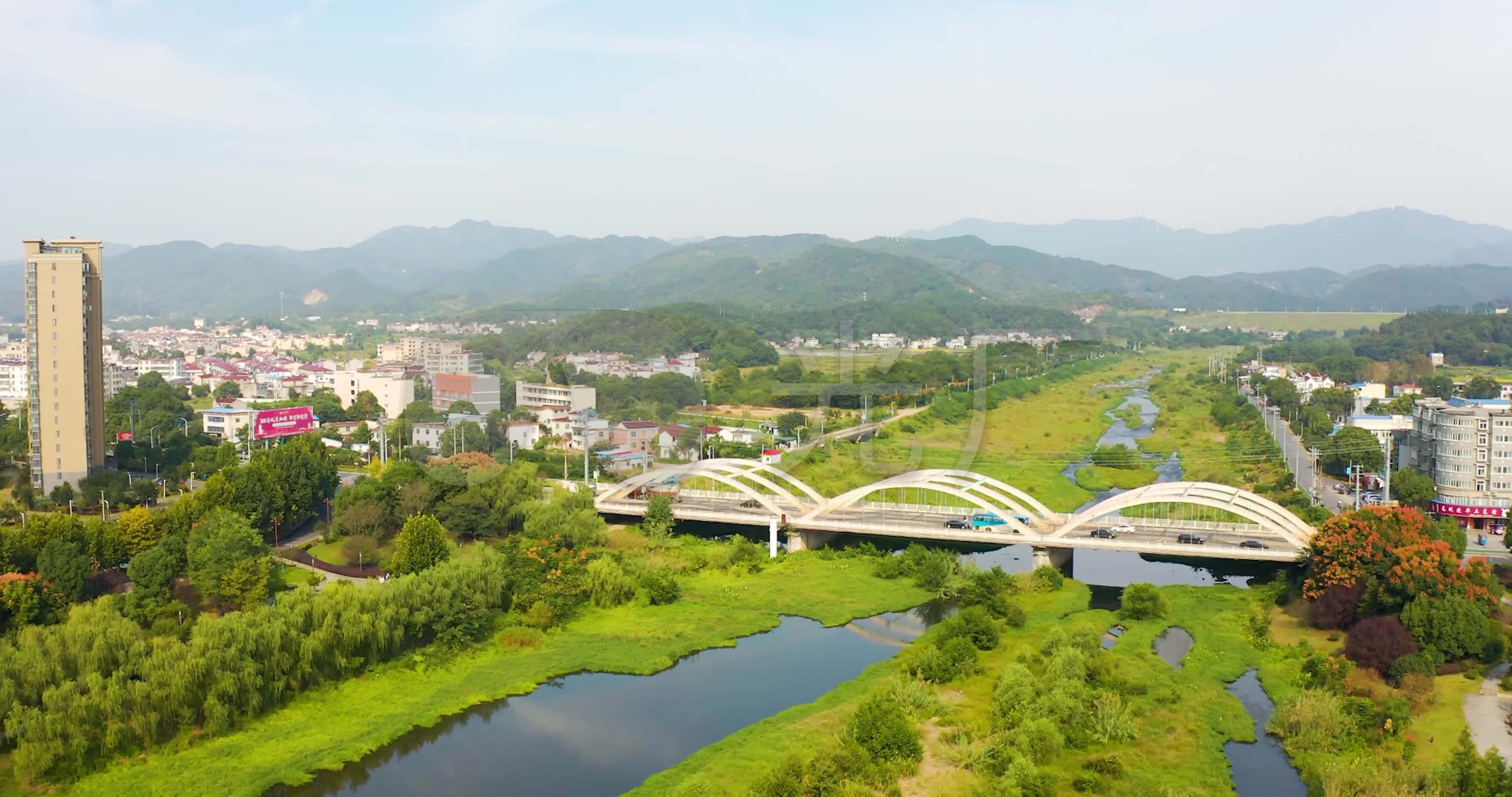 台湾正妹小静《农场初夏田园风光》唯美白裙系列 写真集 - V2PH