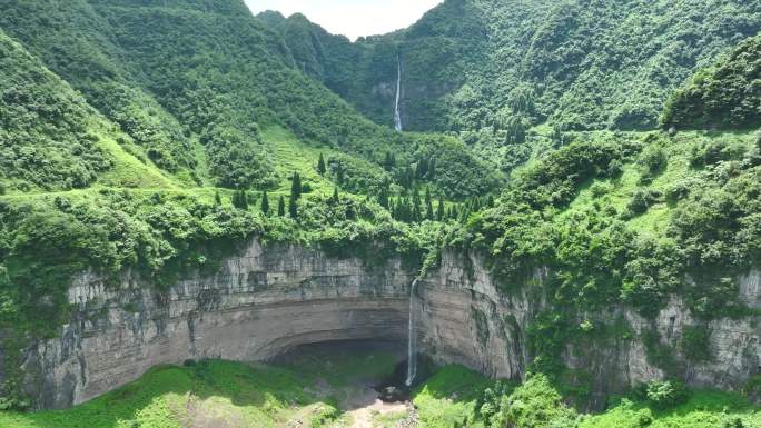 航拍贵州纳雍吊水岩瀑布