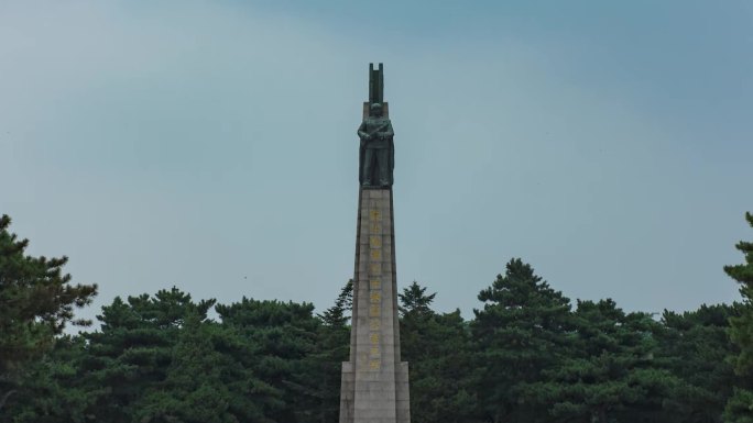 抗美援朝烈士陵园纪念碑雕塑正面