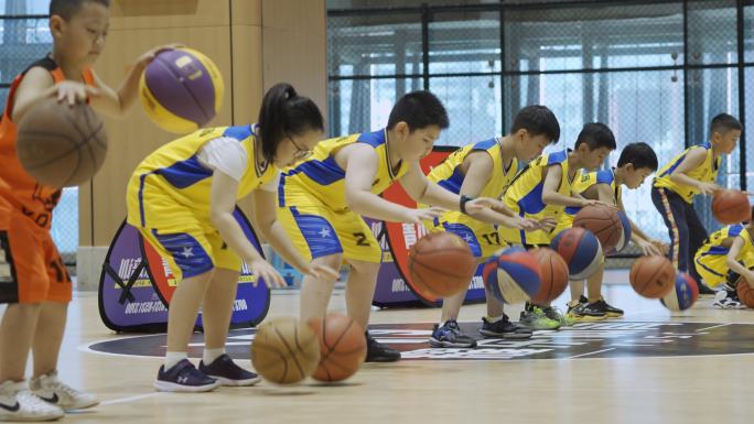 青少年儿童篮球培训班篮球训练