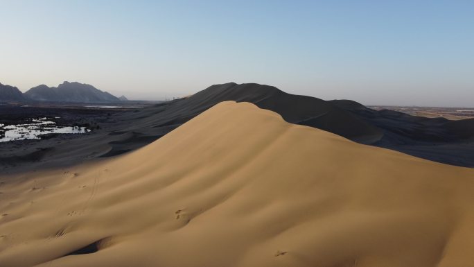 南疆沙漠白沙山