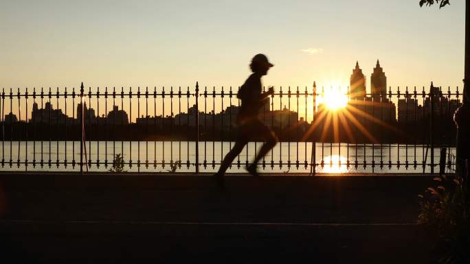 中央公园慢跑晨跑