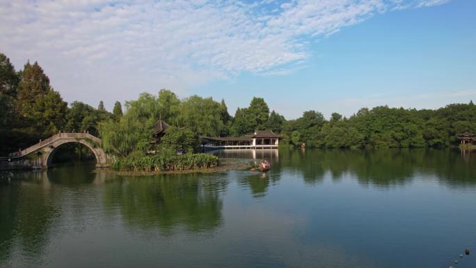 航拍杭州西湖景区浴鹄湾 霁虹桥