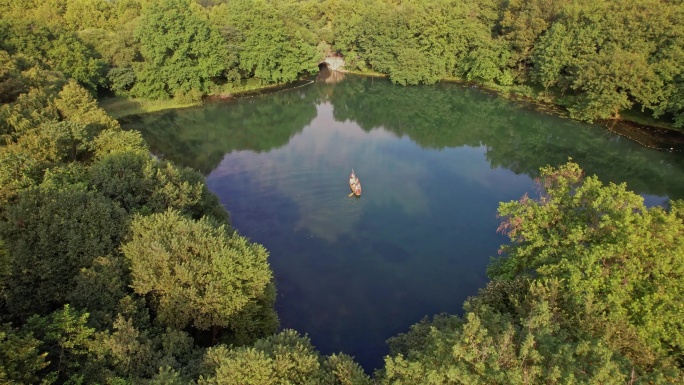 江南美景 青山绿水小船