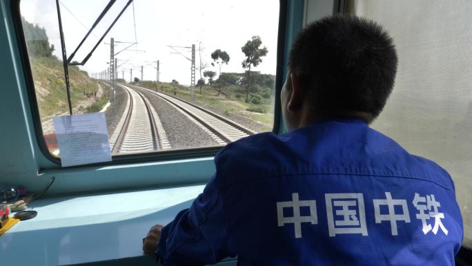 中国中铁援建非洲铁路