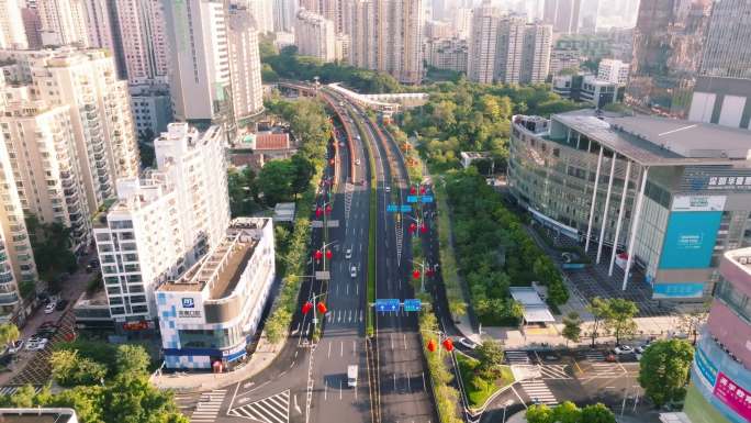 国庆节街头上的红旗国庆节氛围