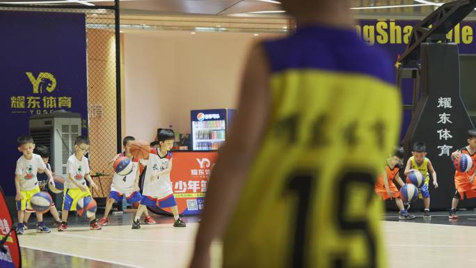 儿童篮球训练篮球兴趣班体育锻炼合集