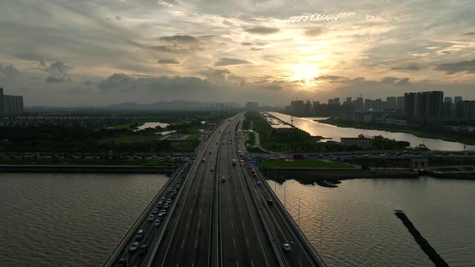 城市傍晚三灶镇珠海鹤港高速洪鹤大桥金湾区