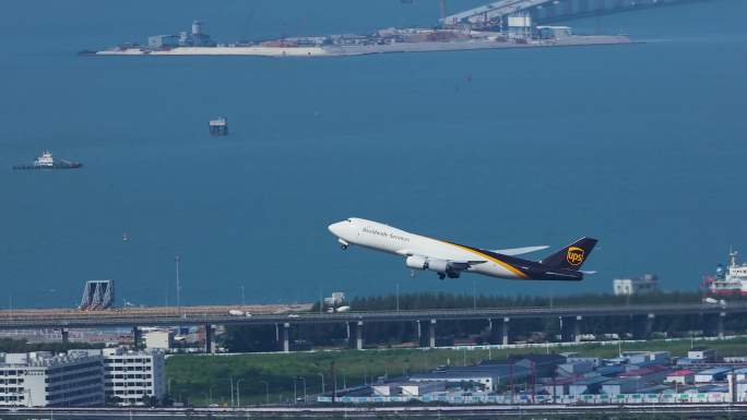 深圳机场起飞的联邦快递货机（DHL））