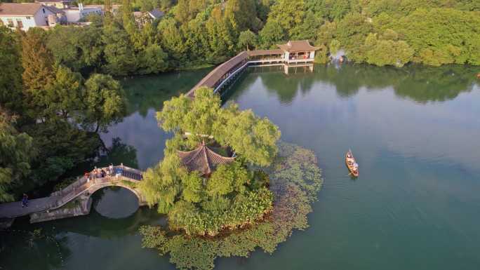 航拍杭州西湖景区浴鹄湾 霁虹桥