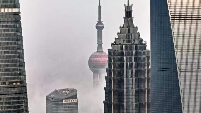上海陆家嘴航拍长焦镜头下三件套-平移运镜
