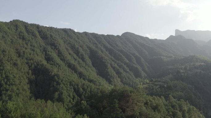 航拍穿越山谷祖国的大山风景实拍4k风景