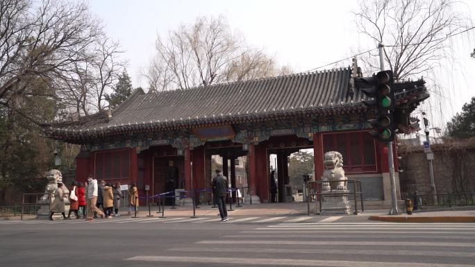 北京大学的校门