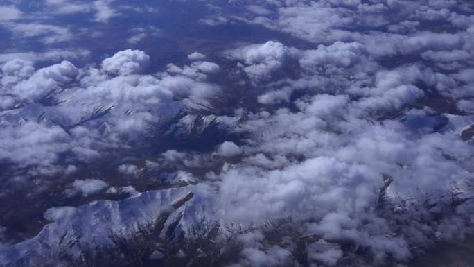 4K 航拍 新疆的冰川雪山流成河