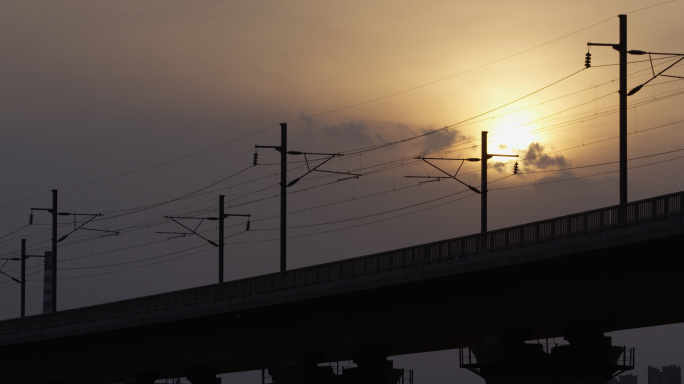 夕阳高铁铁路交通风景