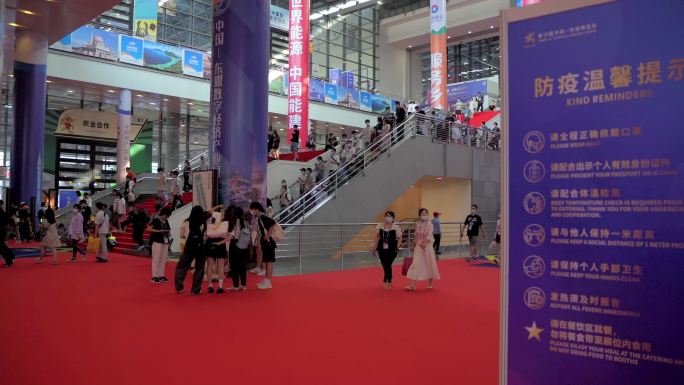 南宁国际会展中心电梯人流升格拍摄