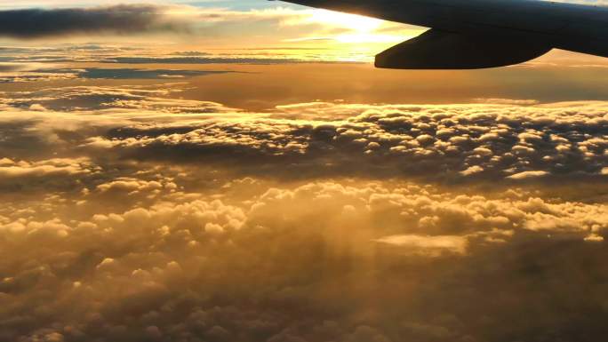 飞机空中日落、山东航空班机实拍