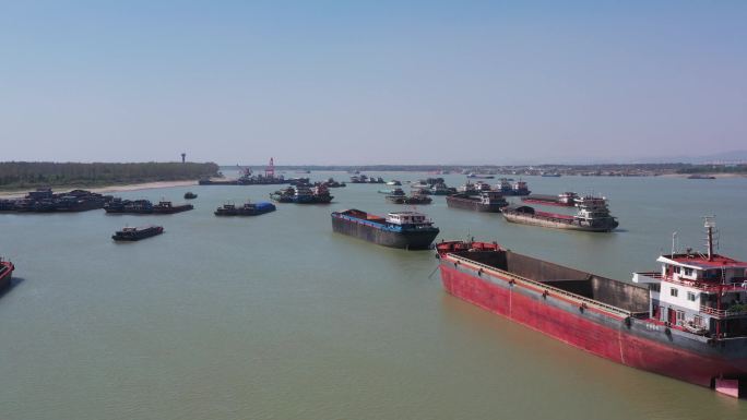 安庆长江轮船货船水运 停运靠港装货