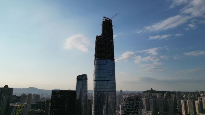 重庆渝中地标建筑航拍：陆海国际中心