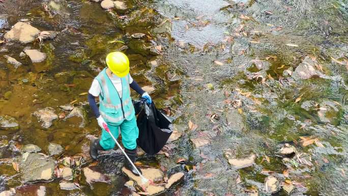 环卫人工清理河道环境实拍合集